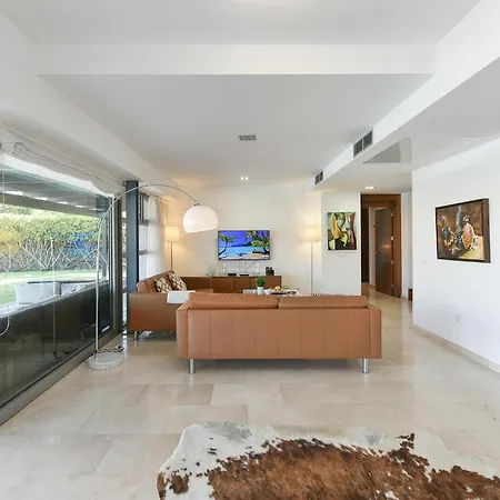 2 By Villagrancanaria Vila *